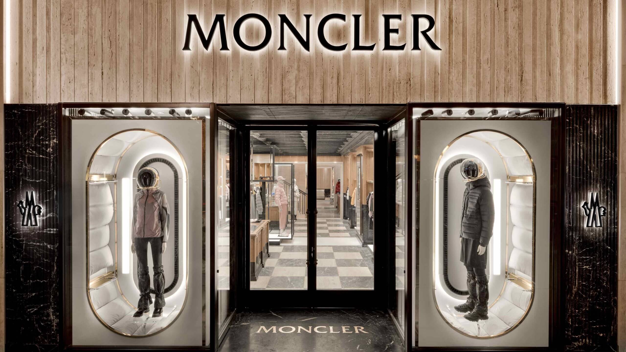 You are currently viewing Moncler Vs Stone Island: Which Brand Is Right for You?