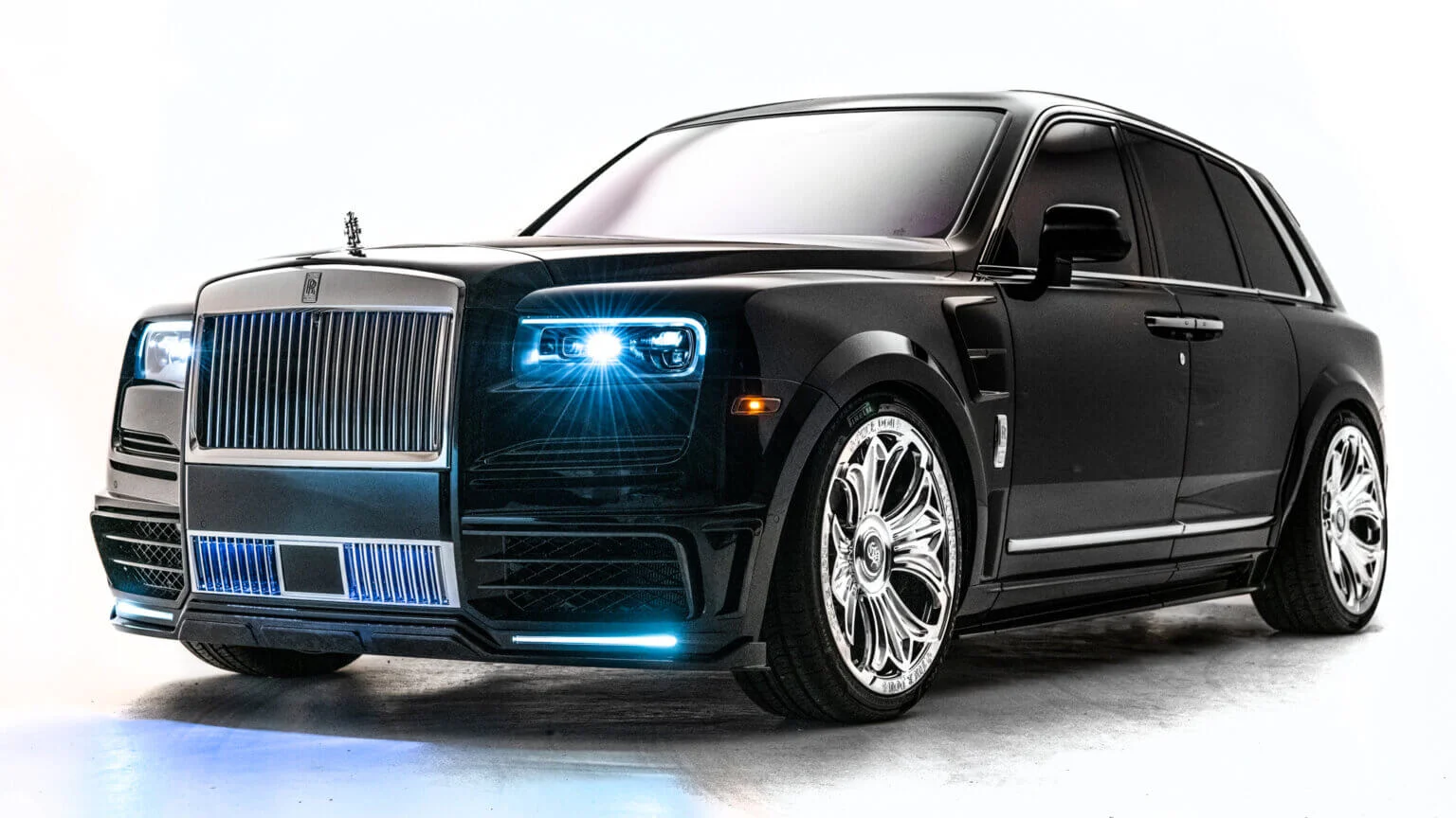Chrome-Hearts-Rolls-Royce-Cullinan-11 (1)